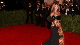 Beyonce má podezřele vzedmuté bříško. Je snad zpěvačka těhotná?