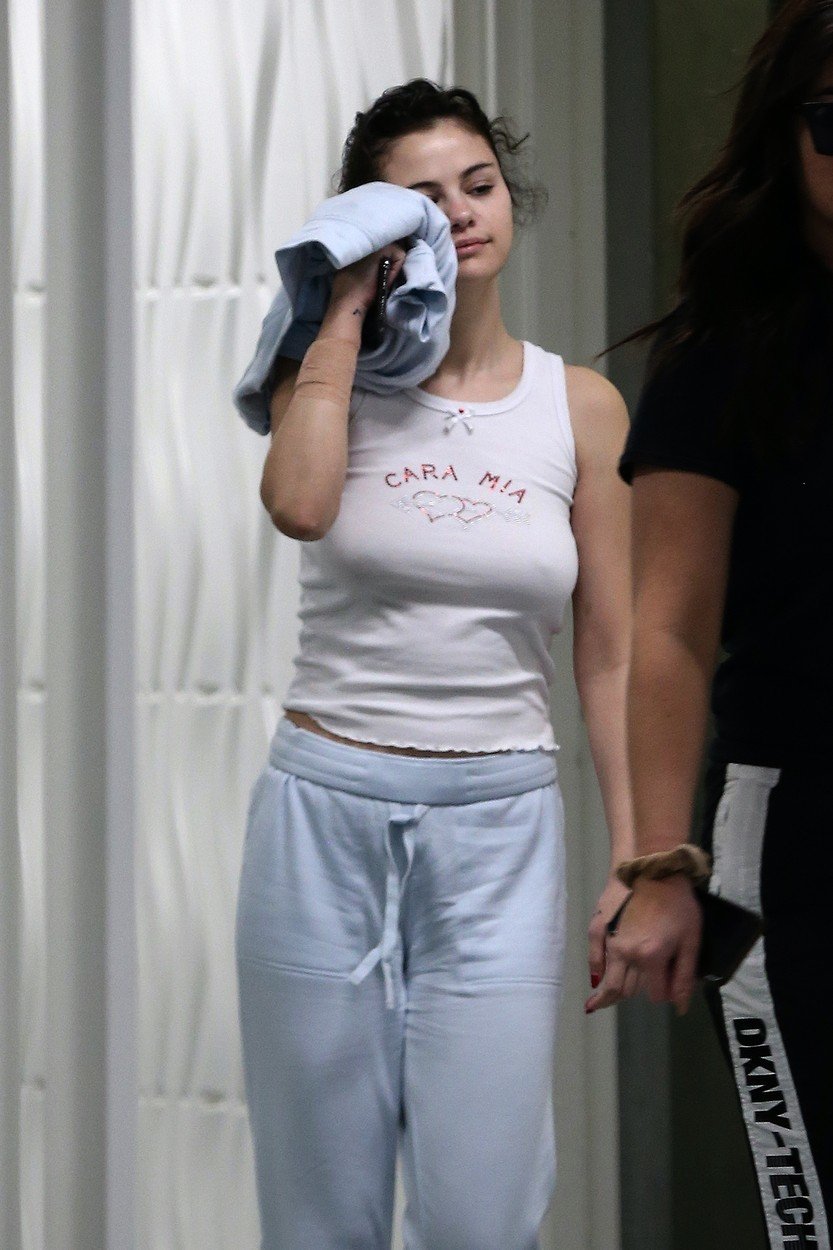 Selena Gomez cvičí zásadně na volno.
