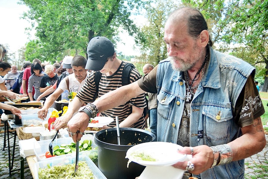 Piknik pro lidi bez domova