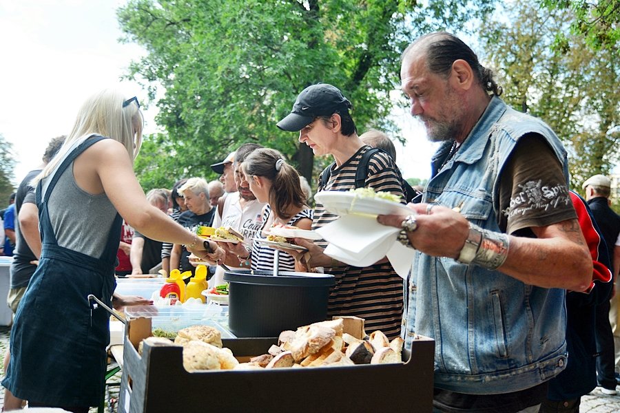 Piknik pro lidi bez domova