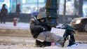 Bezdomovcům v mrazech hrozí nebezpečí omrzlin i smrti