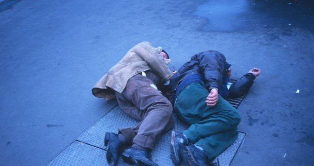 Bezdomovce čeká na zimu nocleh na radnicích. V Paříži chybí 3000 lůžek