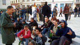Také ve Francii žije na ulici mnoho lidí, včetně mladých narkomanů a opilců.