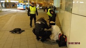 U Hlavního nádraží v Ústí se podpálil bezdomovec: Nikdo mě už nechce.