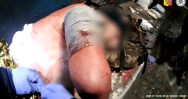 El rescate de un vagabundo apuñalado en Praga El rescate de un vagabundo apuñalado en Praga