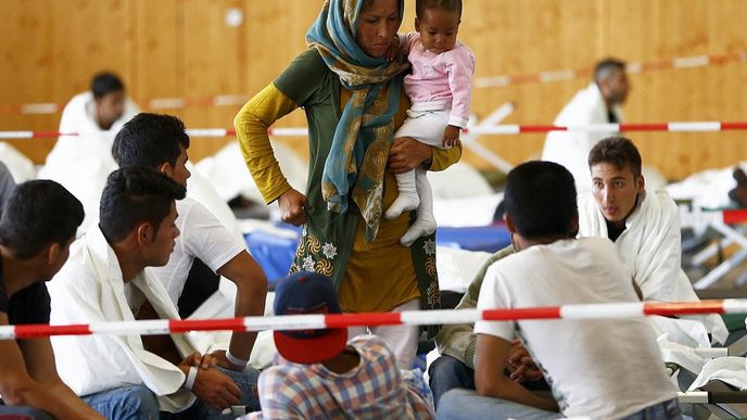 Imigranti v německém uprchlickém táboře
