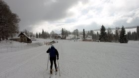 Běžkař se už domů nevrátil... Nalezli ho promrzlého v korytě potoka. Muž naštěstí přežil. (ilustrační foto)