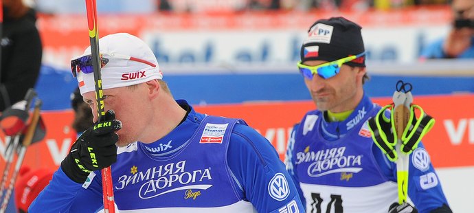 Zklamaní Lukáš Bauer a Jiří Magál v cíli skiatlonu na MS ve Val di Fiemme 