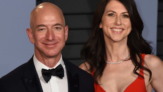 Jeff Bezos a jeho exmanželka MacKenzie