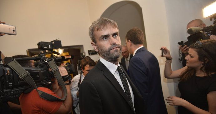 Sloučení útvarů policie chtěl sám Šlachta, tvrdil „na koberečku“ exministr Pecina