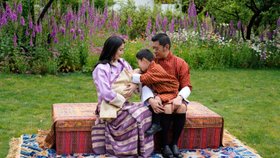 Bhútánský král Džigme Khesar Namgjel Wangčhug (40) s rodinou.