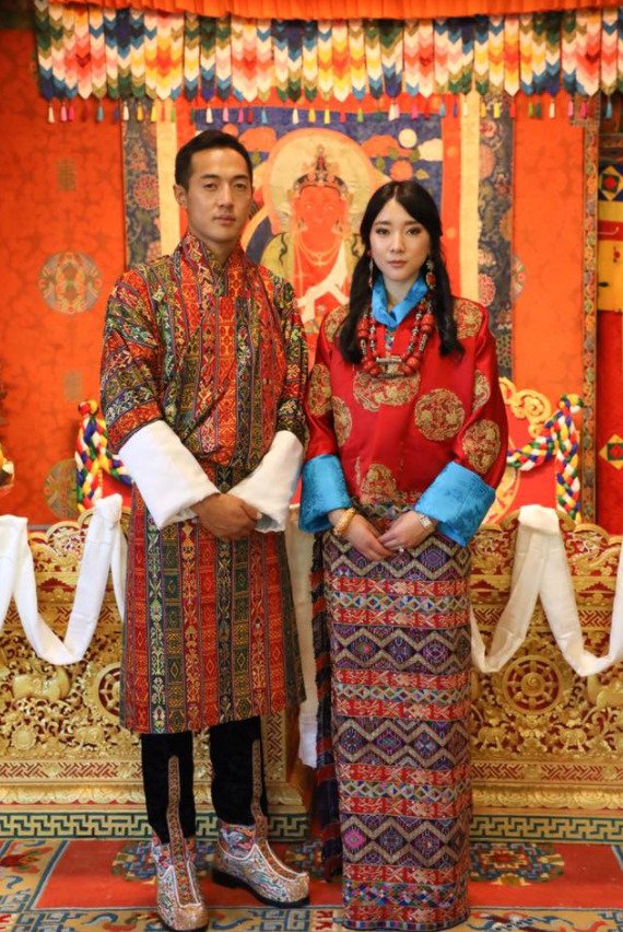 Mladší nevlastní sestra bhútánského krále, princezna Eeuphelma (27), s manželem.