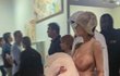 O druhé adventní neděli si Bianca Censori a Kanye West vyšli na veletrh současného umění Art Basel v Miami. 