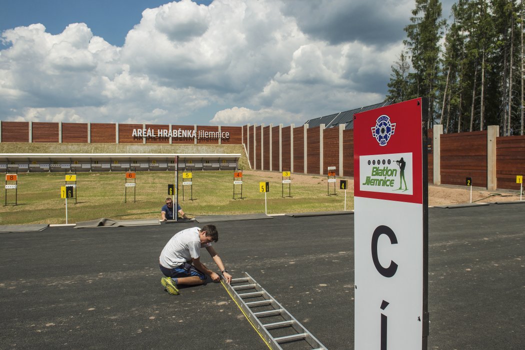 V Jilemnici otevřeli biatlonový areál Hraběnka. Jeho modernizace a dostavba  stála 76 milionů korun. 