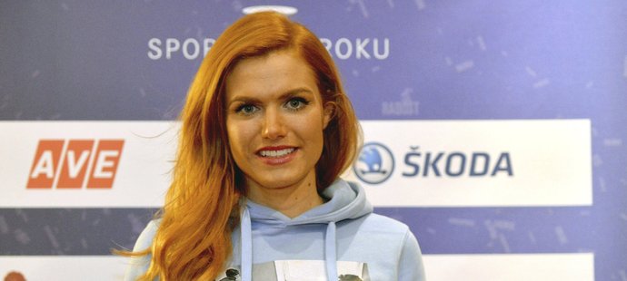 Gabriela Koukalová miluje svoji práci. Přesně tak si to nafotila a napsala na mikinu, kterou oblékla před vyhlášením Sportovce roku.