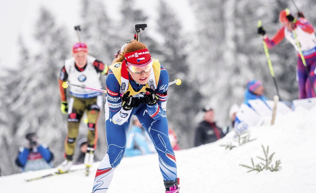 Gabriela Koukalová už opět obléká žlutý dres pro vedoucí závodnici Světového poháru