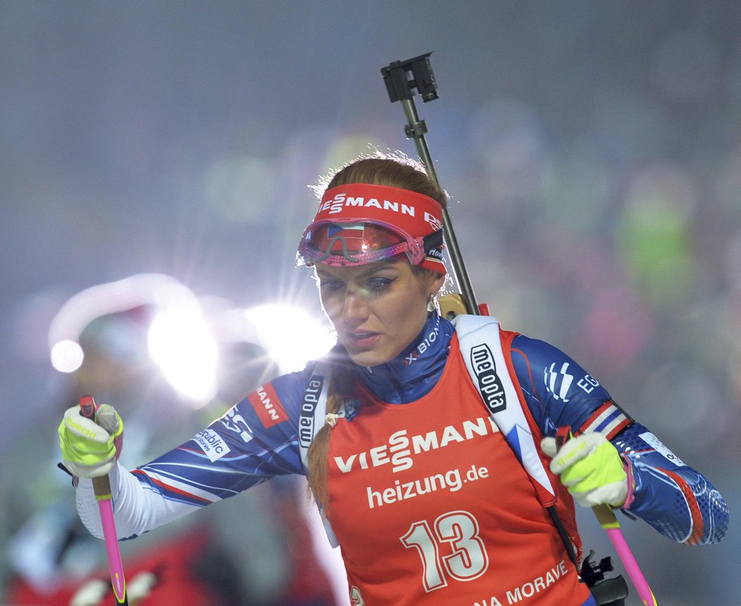 Gabriela Koukalová při závodě Světového poháru v Novém Městě na Moravě v roce 2016
