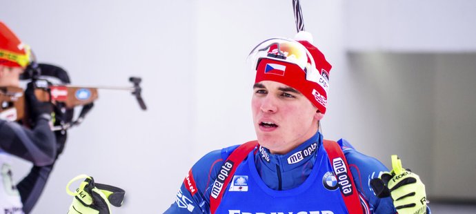 Biatlonista Michal musel v Hochfilzenu po první střelbě na dvě trestná kola a pokazil šanci celé české štafety