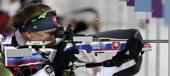 Anastasia Kuzminová na biatlonové střelnici