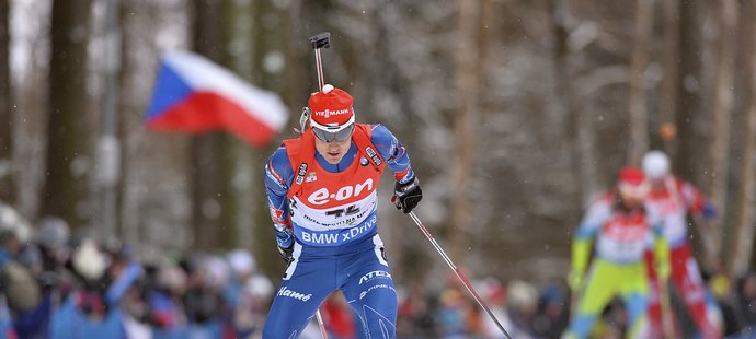 Ondřej Moravec dovedl českou štafetu do cíle na třetím místě