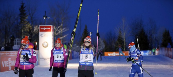 Biatlon v zámoří přinesl českým hvězdám velký úspěch, zároveň byl však poznamenán nezájmem fanoušků