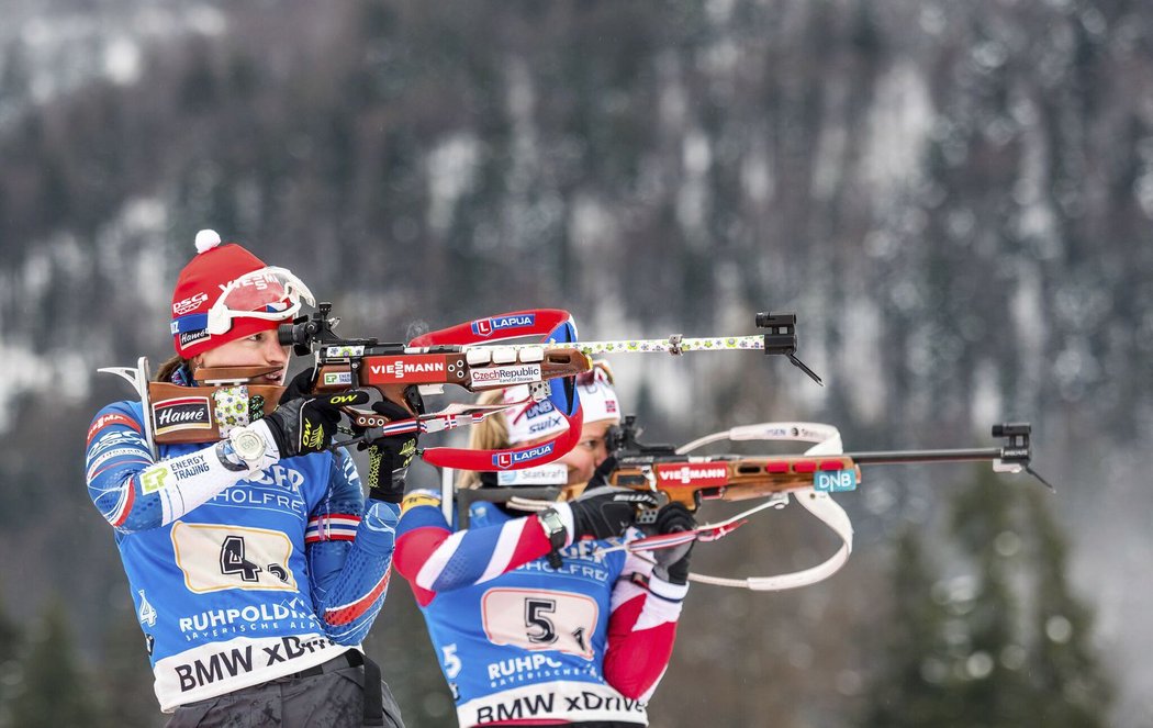 Veronika Vítková na trati biatlonové štafety