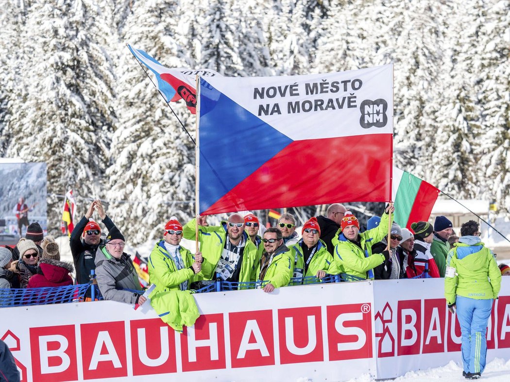 České biatlonistky měly podporu přímo u trati