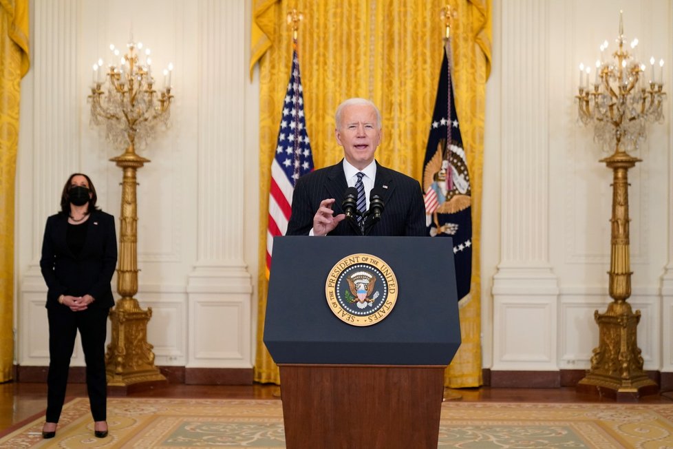 Koronavirus v USA: Joe Biden chce do pátku podat 100 milionů dávek vakcín (18. 3. 2021).