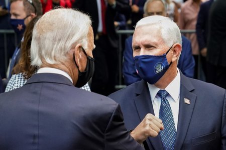 Biden a Pence si v New Yorku připomněli oběti útoků z 11. září (11. 9. 2020)