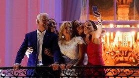 Biden vzal na večírek v Bílém domě dceru i vnučky. Američany vybídl k „vlasteneckému“ očkování