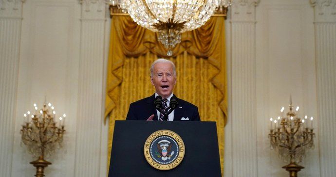 Biden zakazał importu rosyjskiego alkoholu do Stanów Zjednoczonych.  Harris przygotowuje Amerykanów do drogiej benzyny