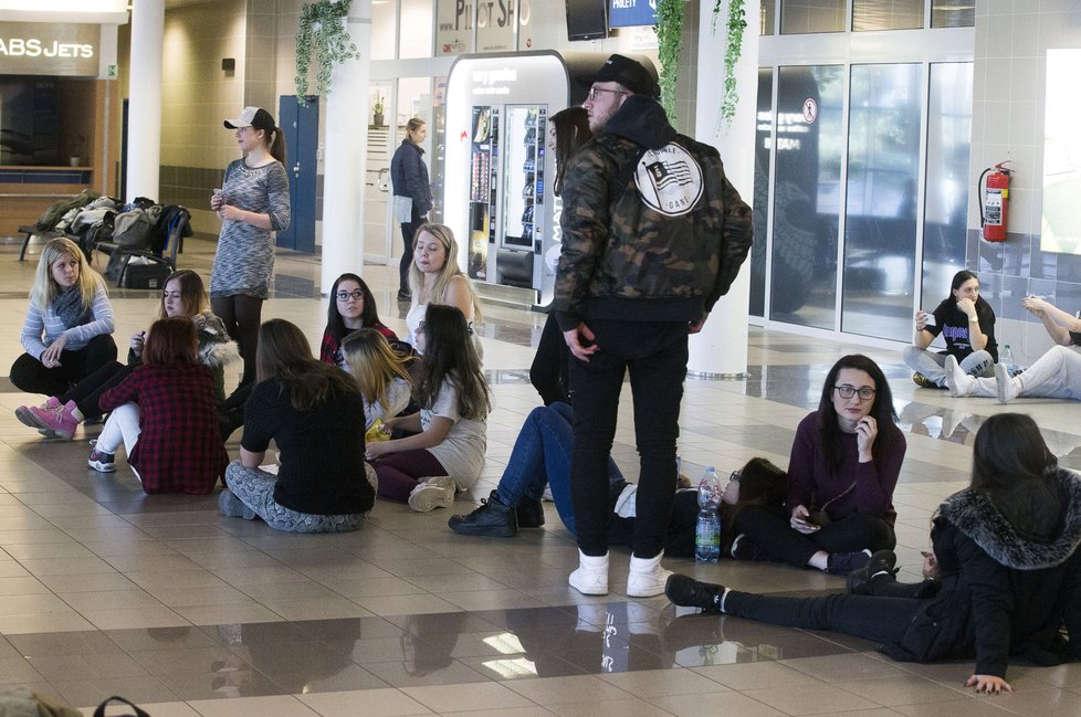 Justin Bieber opustil Českou republiku.