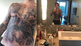 Justin Bieber předvedl své velké tetování.