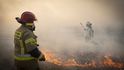 Polští hasiči likvidují rozsáhlý požár v Biebrzańském národním parku
