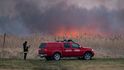 Polští hasiči likvidují rozsáhlý požár v Biebrzańském národním parku