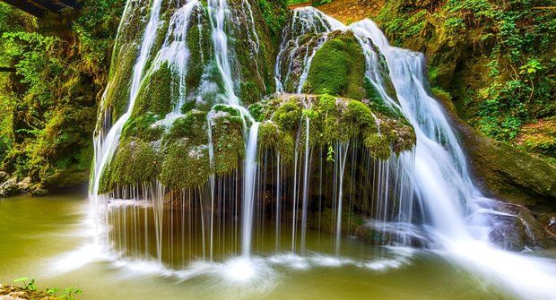 Podivuhodná místa: Rumunský vodopád Bigar