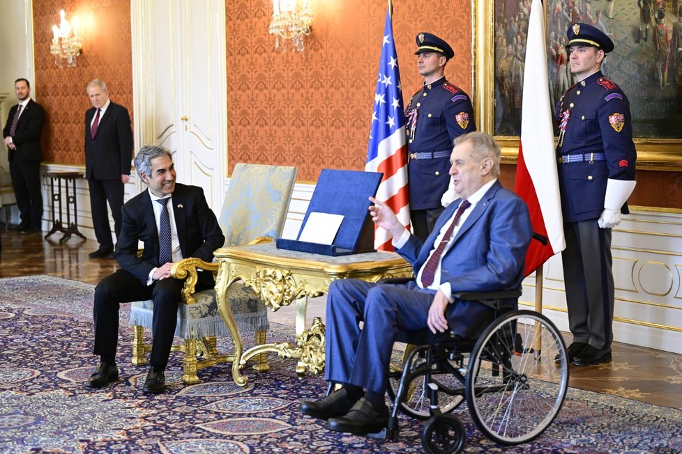 Nový americký velvyslanec Bijan Sabet u Miloše Zemana (15.2.2022)