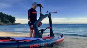 Vodní bicykl Bike Surf: Kříženec kola a paddleboardu
