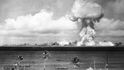 Jaderné testy na atolu Bikini.