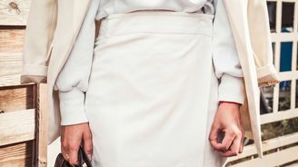 Celobílý look je hit babího léta. Jak zkombinovat kousky, které už máte v šatníku Celobílý look je hit babího léta. Jak zkombinovat kousky, které už máte v šatníku