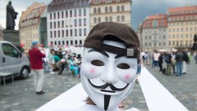 Protest proti konferenci Bilderberského klubu v roce 2016 Drážďanech