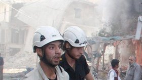 Syrské Bílé helmy byly nominovány za pomoc civilistům na Nobelovu cenu