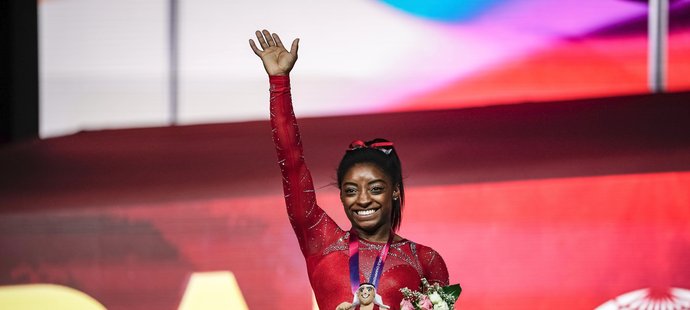 Simone Bilesová je hvězdnou sportovní gymnastkou