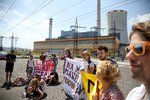 Aktivisté na Mostecku protestovali proti prolomení limitů na těžbu uhlí.