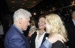 Bývalý prezident USA Bill Clinton zavzpomínal na návštěvu Prahy před 30 lety. V Redutě mu dělali společnost například prezident Petr Pavel s manželkou Evou, první dáma Dagmar Havlová, kterou doprovázela dcera Nina, někdejší premiér Mirek Topolánek či americký velvyslanec v Praze Bijan Sabet. Bývalý prezident USA Bill Clinton zavzpomínal na návštěvu Prahy před 30 lety. V Redutě mu dělali společnost například prezident Petr Pavel s manželkou Evou, první dáma Dagmar Havlová, kterou doprovázela dcera Nina, někdejší premiér Mirek Topolánek či americký velvyslanec v Praze Bijan Sabet.