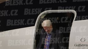 Americký exprezident Bill Clinton v noci přistál v Praze (9.3. 2024).