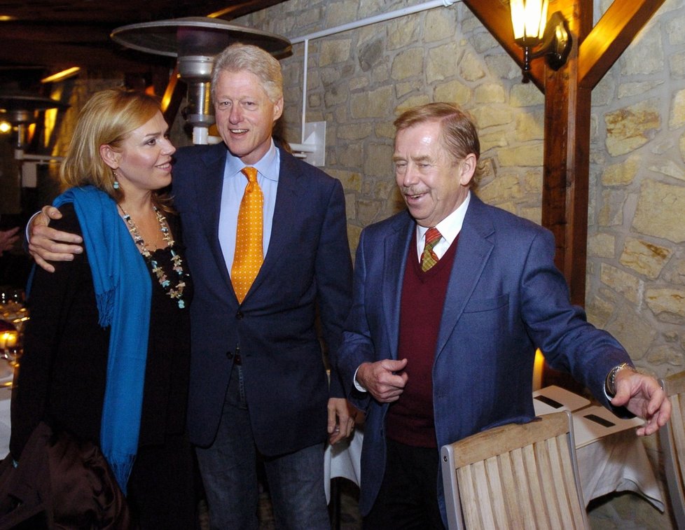 Bill Clinton se s Havlovými také přátelil.