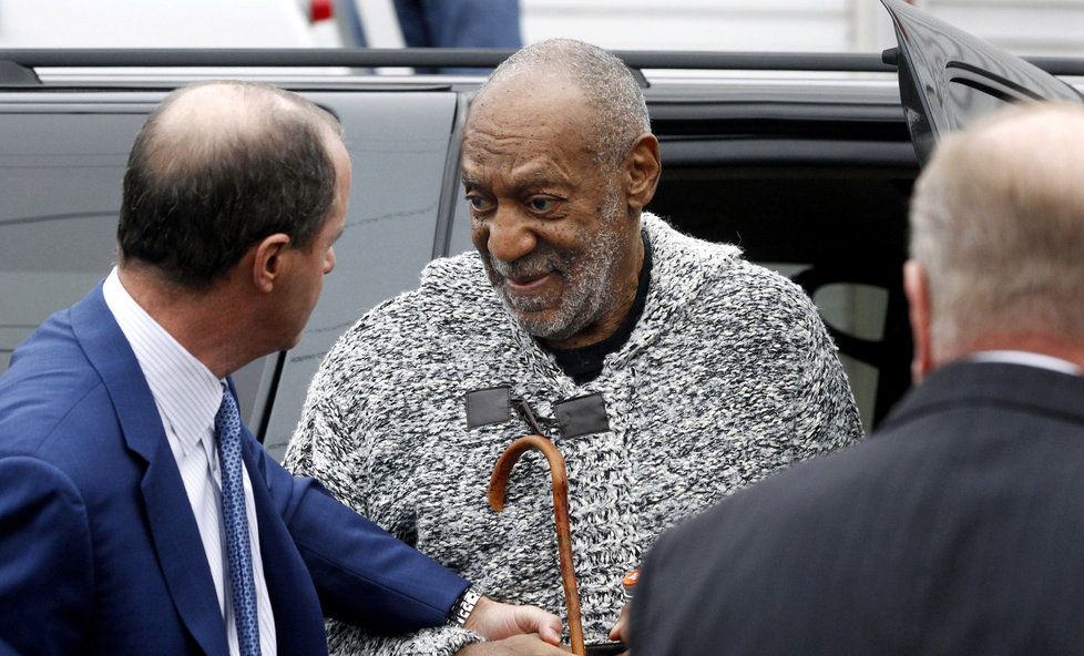 Americký herec Bill Cosby se soudu za znásilnění vyhne. Případy jsou promlčené.