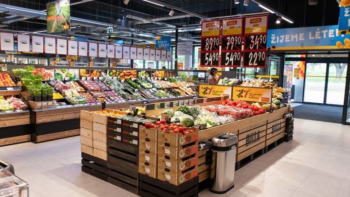 Za rok 2020 přibylo v Česku 28 supermarketů. Celkem je na tuzemském trhu 1463 prodejen tohoto formátu. Naopak v případě menších prodejen loni zcela zavřelo 115 provozoven.