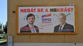 Radek Augustin a Miloš Zeman na billboardu Zemanovců: Ani jim se nevyhla potupná tykadla